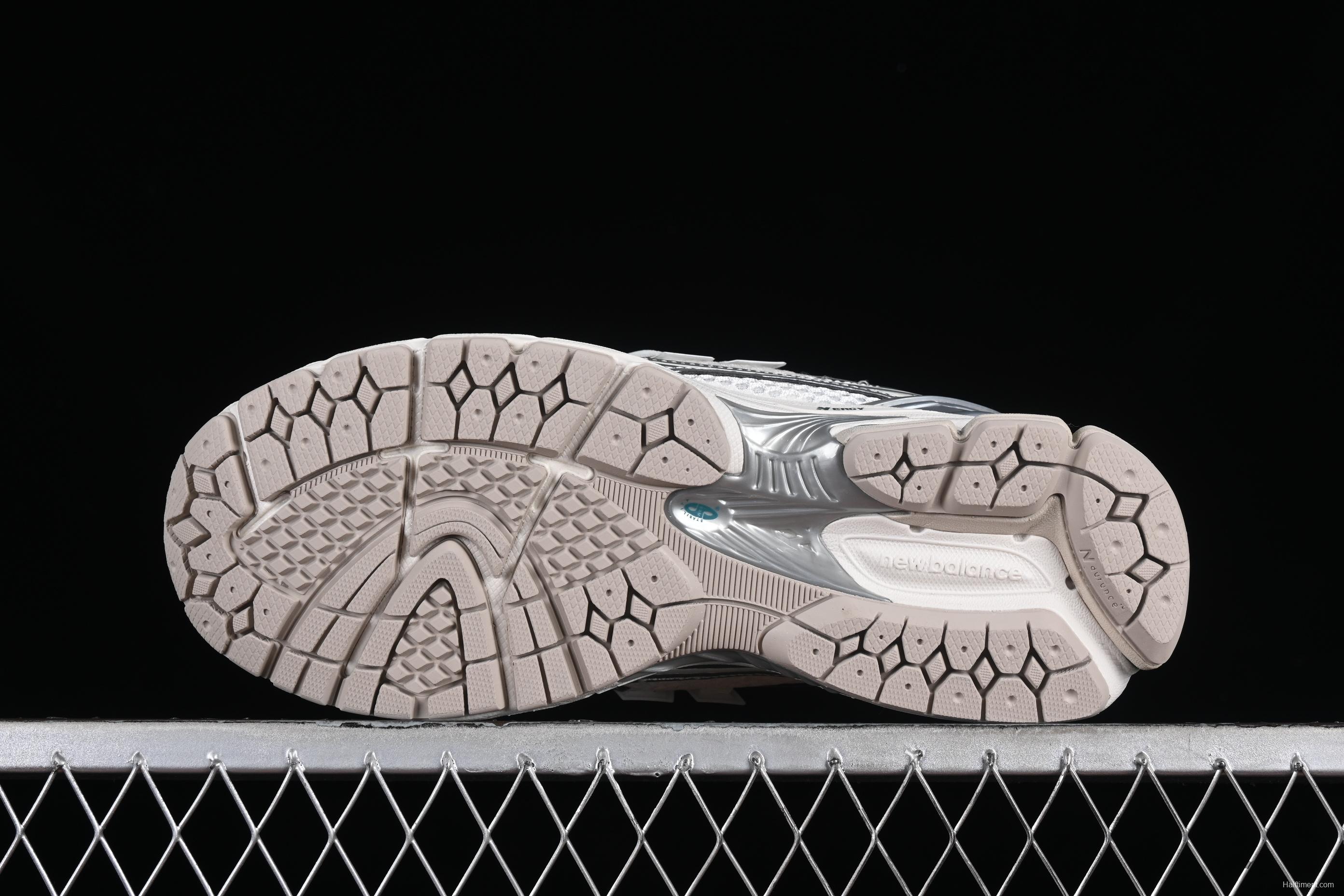 New Balance 1906 Series Retro Dad Style Casual Running Shoes - W1906REE