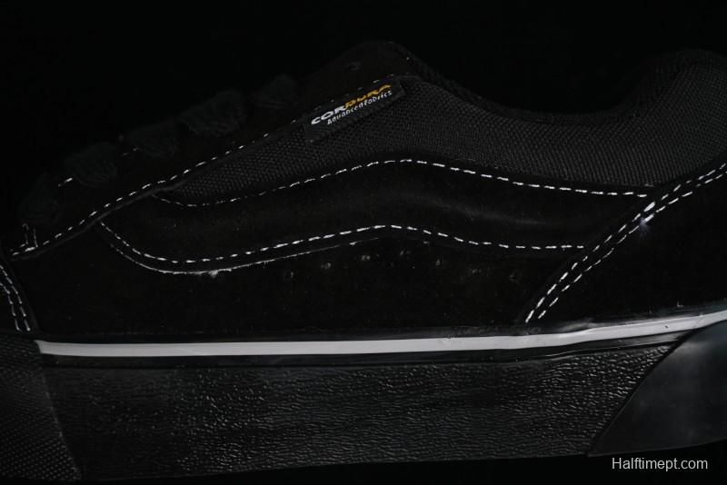 Vans Knu Skool Low Top Retro Casual Vulcanized Slip-On Shoes in Black - VN000CRPBMA