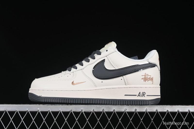 Nike Air Force 1 '07 Low Casual Sneakers in Black Pigskin - XZ6188-705