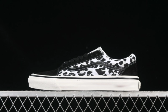 Vans Old Skool 36 Low-Top Retro Skate Shoes - VN000D56BA2