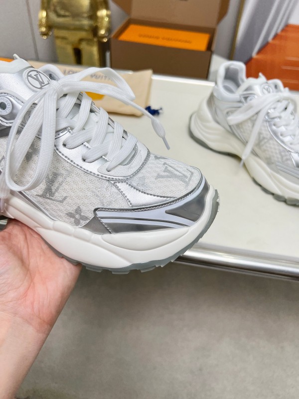 2025 Unisex Louis Vuitton White Grey Mesh Leather Sneakers LY00340