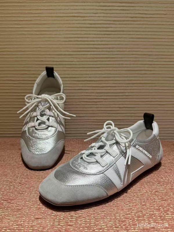 2025 Unisex Louis Vuitton White Silver Leather Sneakers LY00340