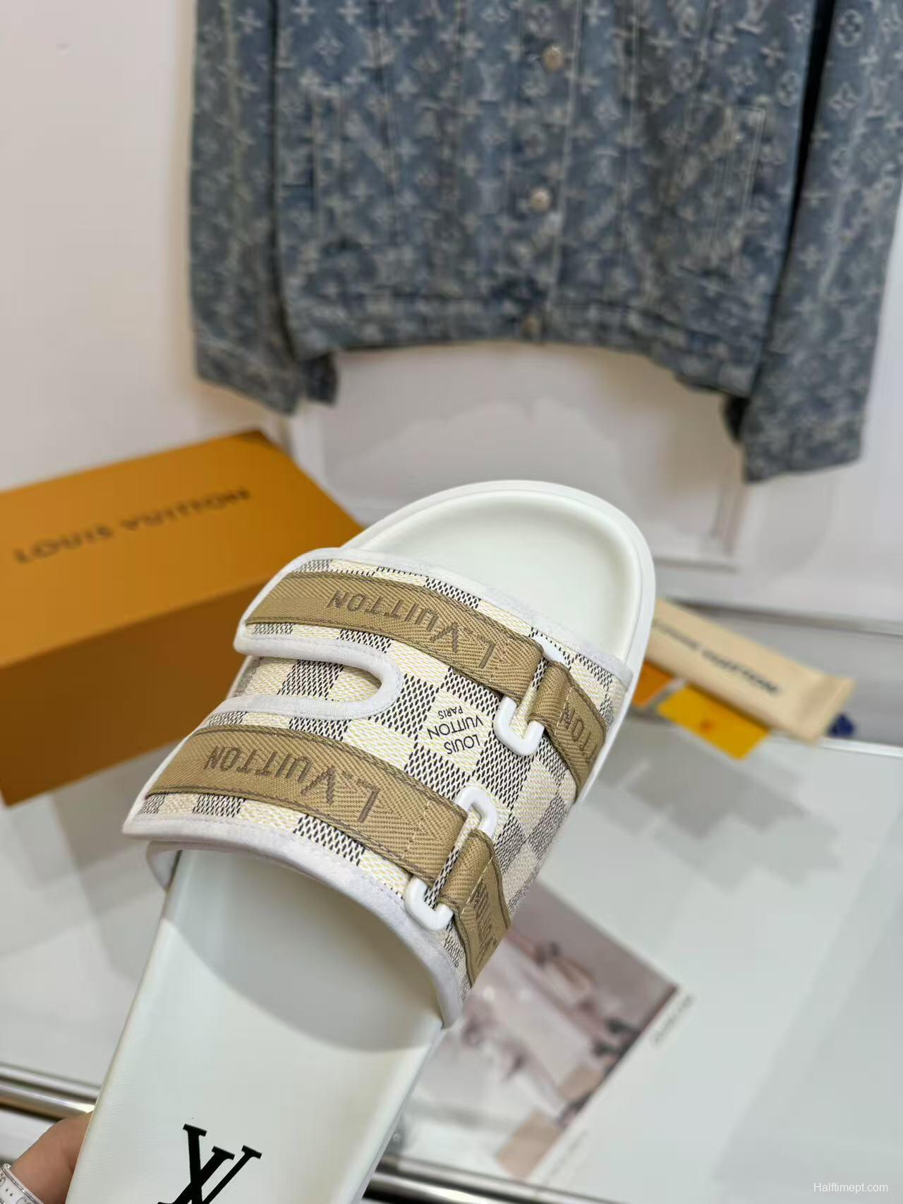 2025 Louis Vuitton White Beige Textile Slippers LY