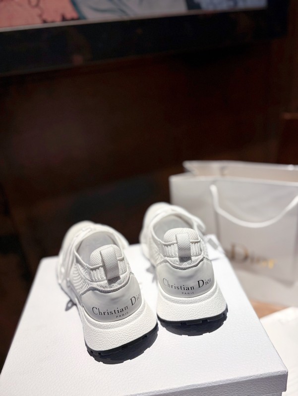 2025 Women Dior White Flyknit Sneakers LY00260