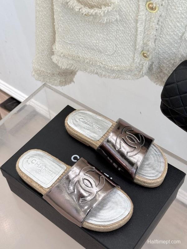 2025 Slippers Chanel Metallic Leather Slippers