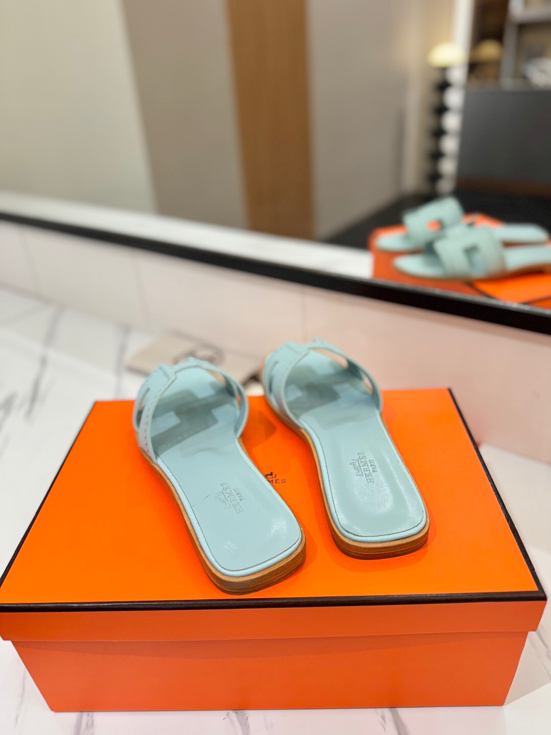 2025 Women Hermès Light Blue Leather Slippers
