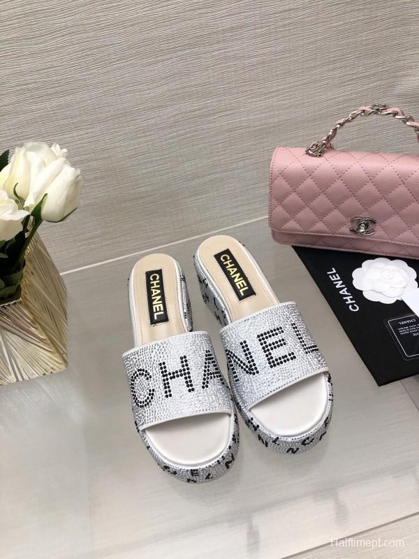 2025 Slippers Chanel White Silk Platform Crystal LY00320