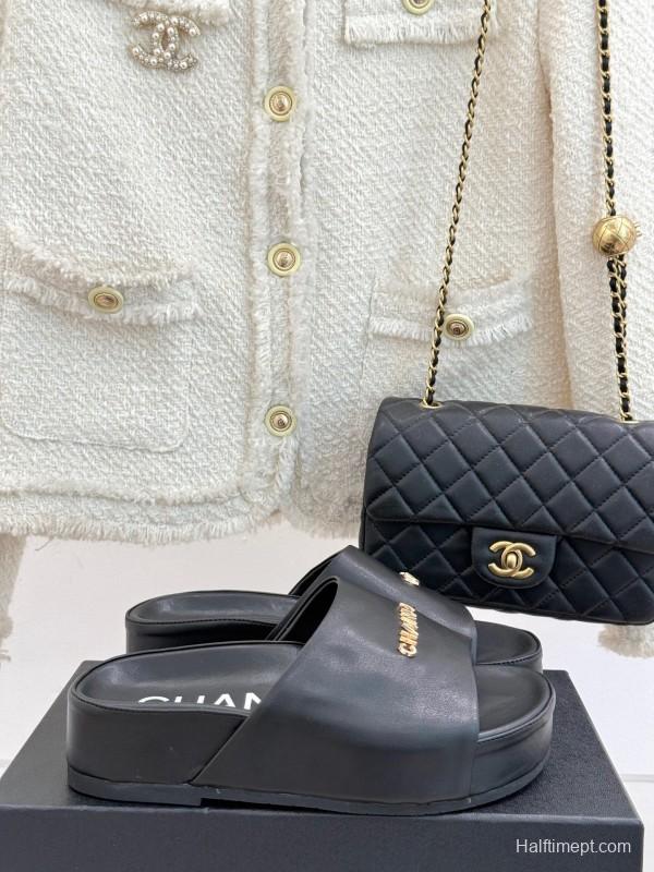 2025 Slippers Chanel Black Leather Slippers KFY00250