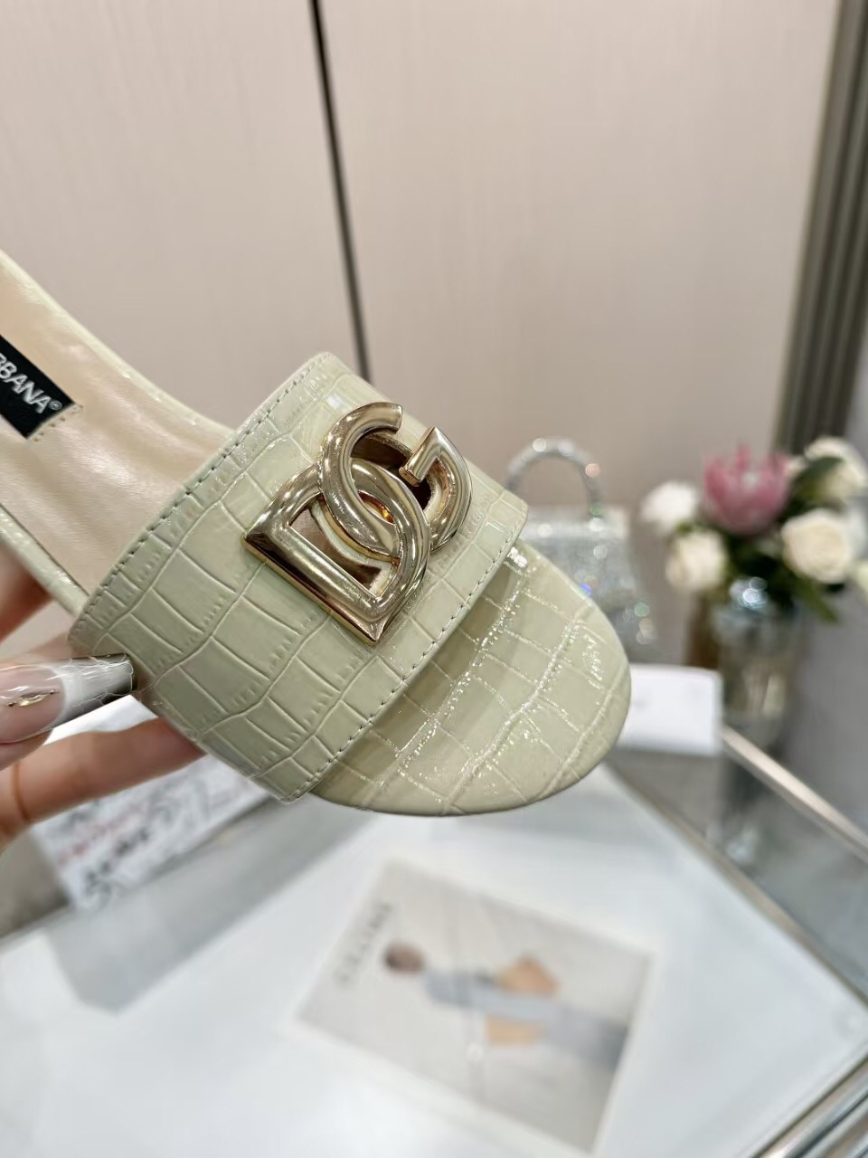 2025 Women Dolce & Gabbana Beige Leather Slippers