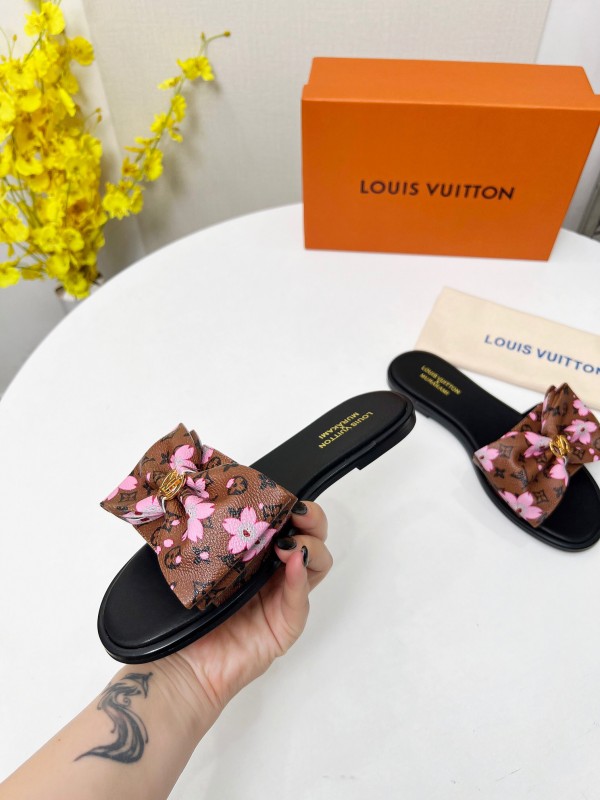 2025 Women Louis Vuitton Brown Pink Leather Slippers LY00190