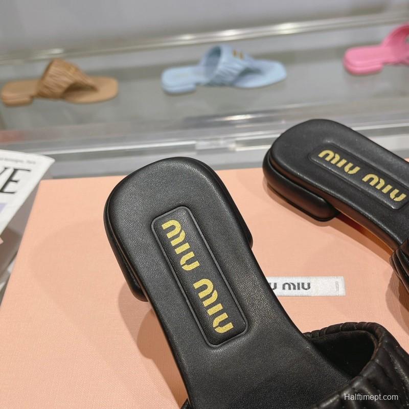 2025 Miumiu Black Leather Slippers KFY00240