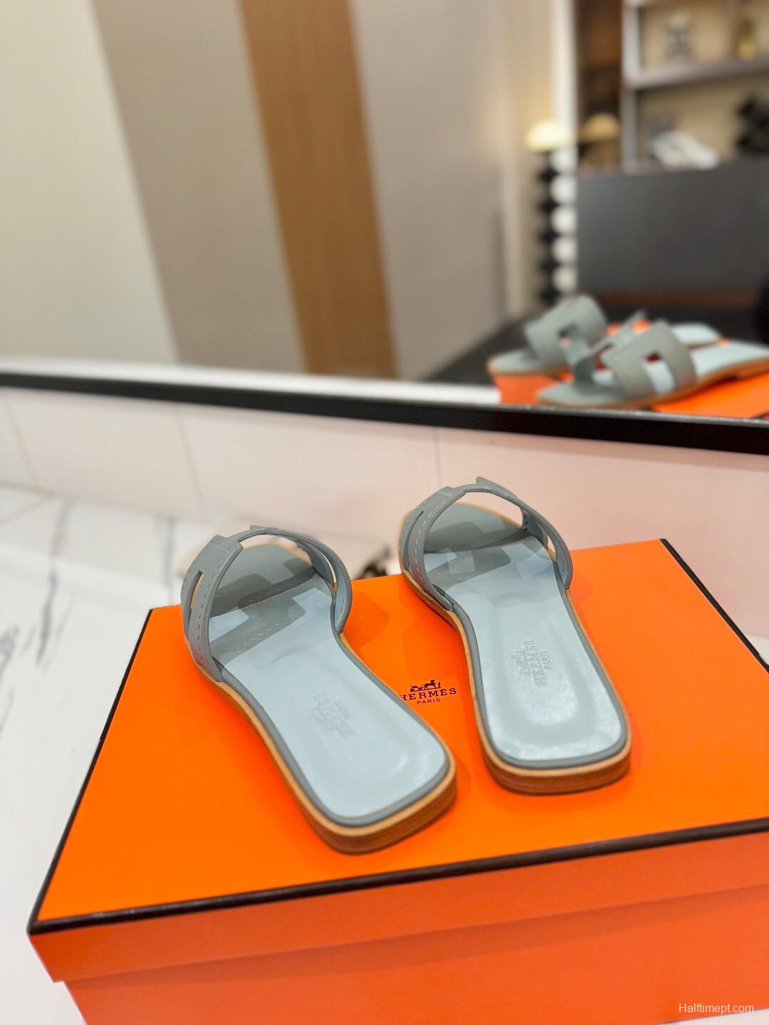 2025 Women Hermès Gray Leather Slippers H Style