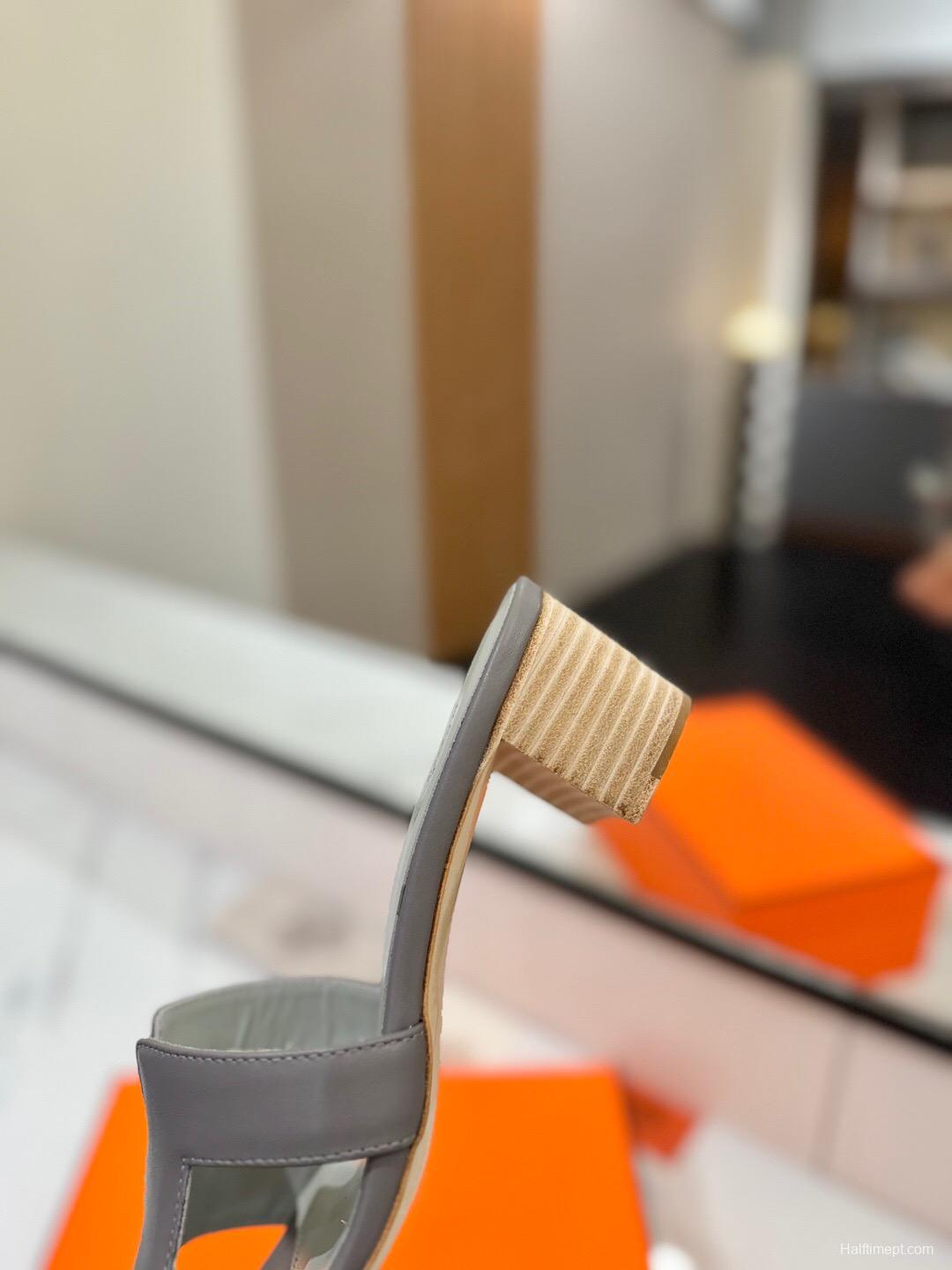 2025 Women Hermès Grey Leather Heeled Slippers