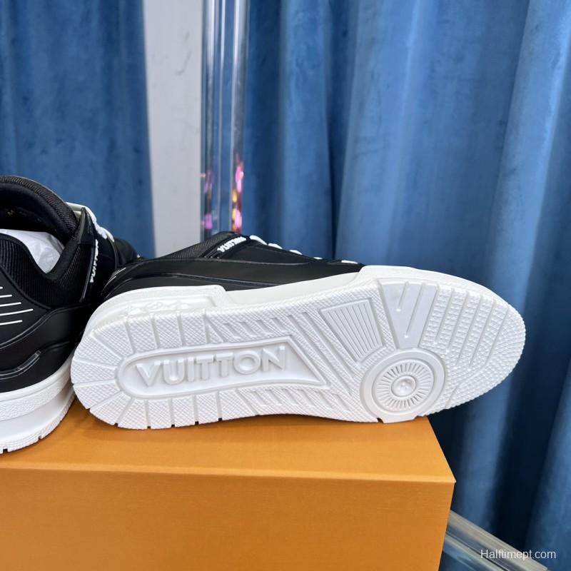 2025 Men Louis Vuitton Black White Leather LV Trainer