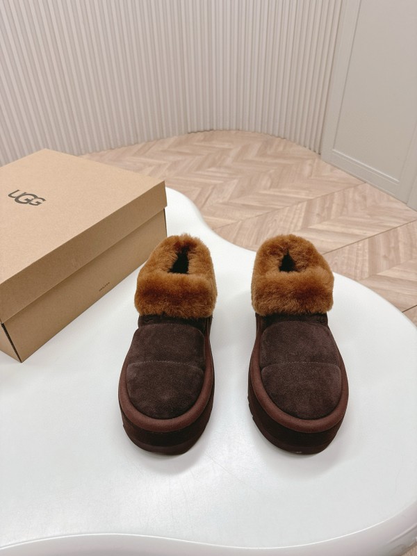 2024 Women UGG Brown Sheepskin Slippers MJ00280