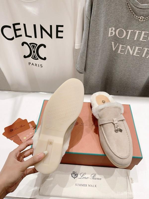 2024 Slippers LP beige suede fur lined summer walk