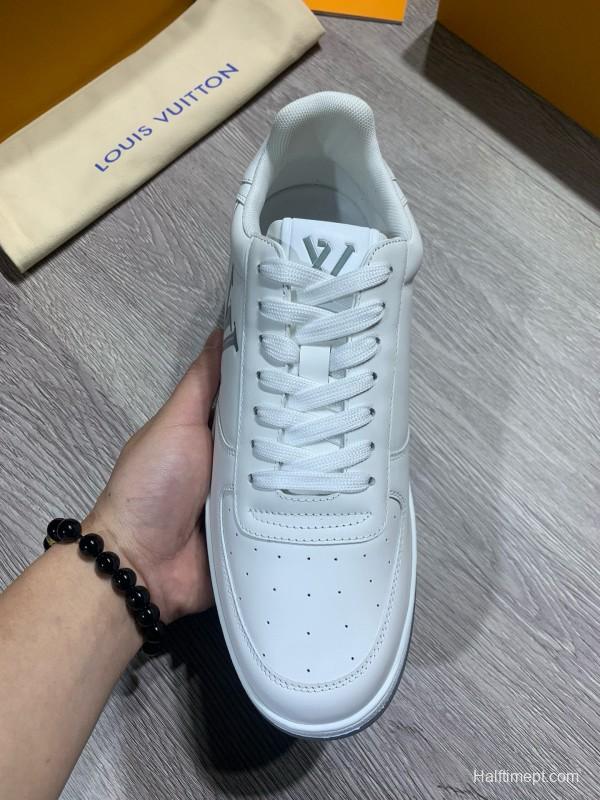 2024 Men Louis Vuitton White Leather Sneakers MJ00380