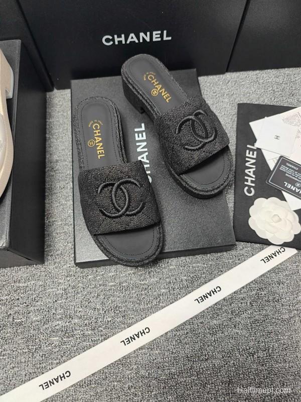 2025 Slippers Chanel Black Fabric Slippers