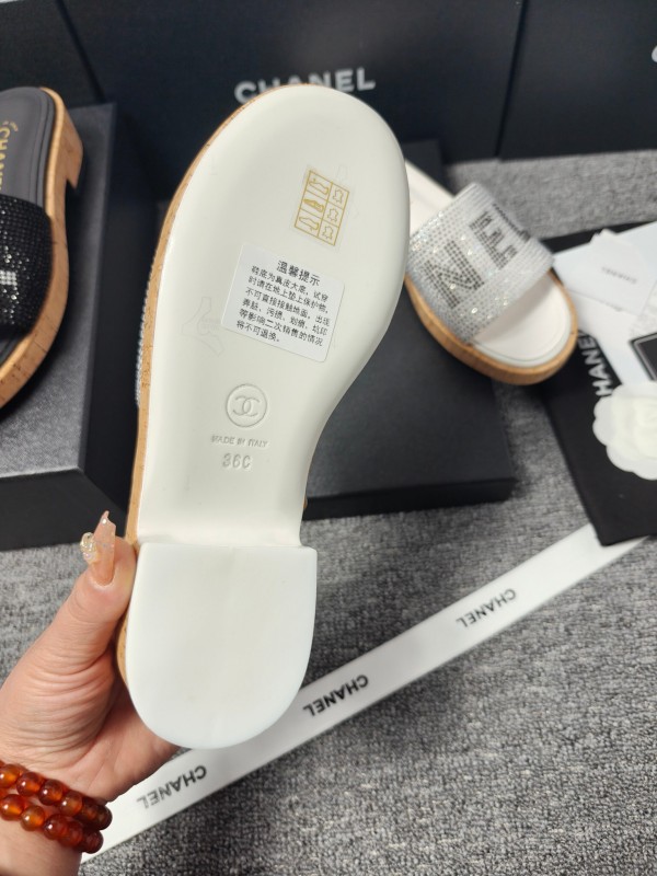 2025 Slippers Chanel White Crystal Slide LY00260