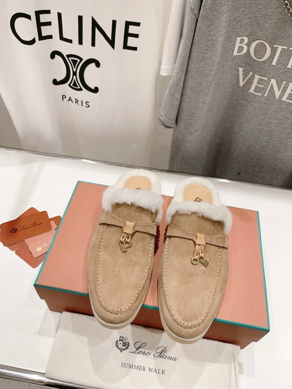 2024 Slippers LP Beige Suede Shearling MJ00310