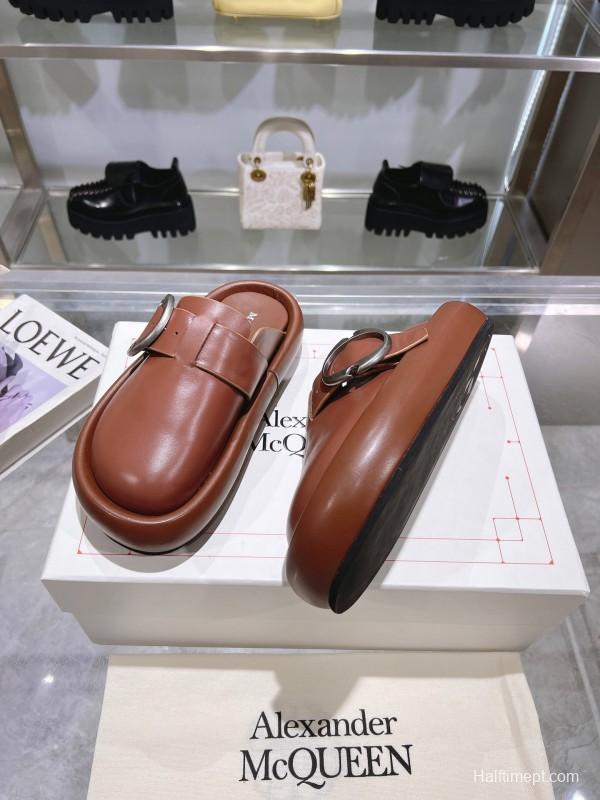2025 Unisex Alexander McQueen Brown Leather Boken Toe Mule Flexion KFY00300