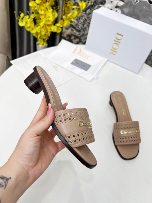 2025 Women Dior Beige Leather Slippers LY00250