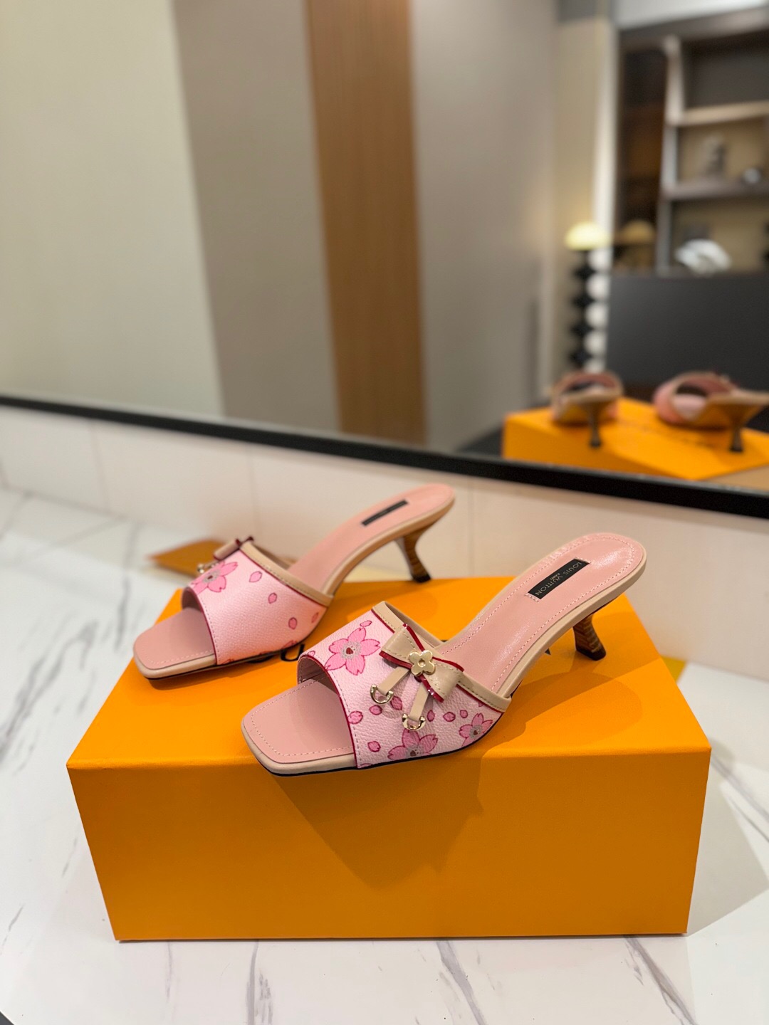2025 Women Louis Vuitton Pink Leather Mules KFY00310