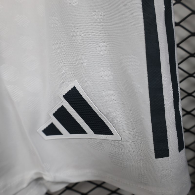 Player Version 25/26 Bayern Munich Home Shorts