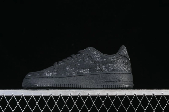 Nike Air Force 1'07 Low Casual Sneakers with Full-Length Air Cushion - IB0018-004