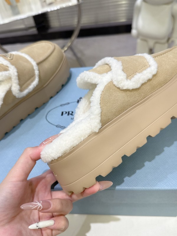 Prada Spring-Summer 2025 Runway Fur Slippers - KFY00280
