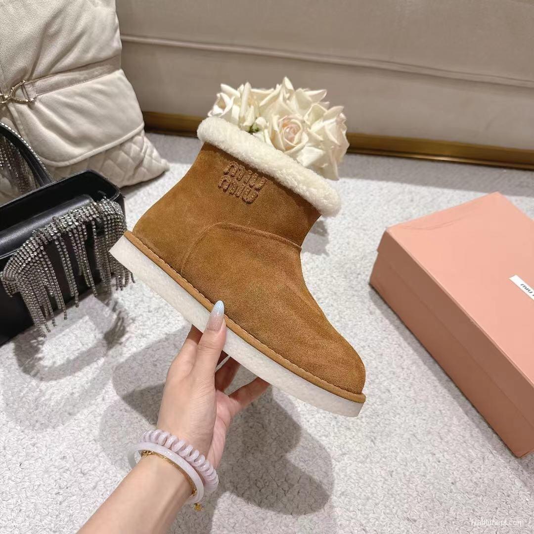 MIU MIU Snow Boots with Shallow Cut Design and Anti-Slip Sole - LY00300