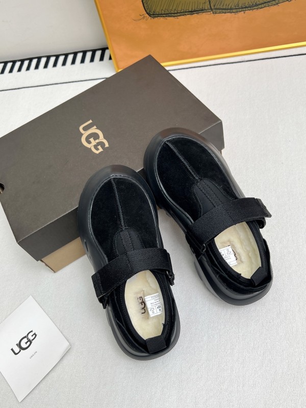 UGG Little Potato Half-Slip On with Lightweight Sole - MJ00
