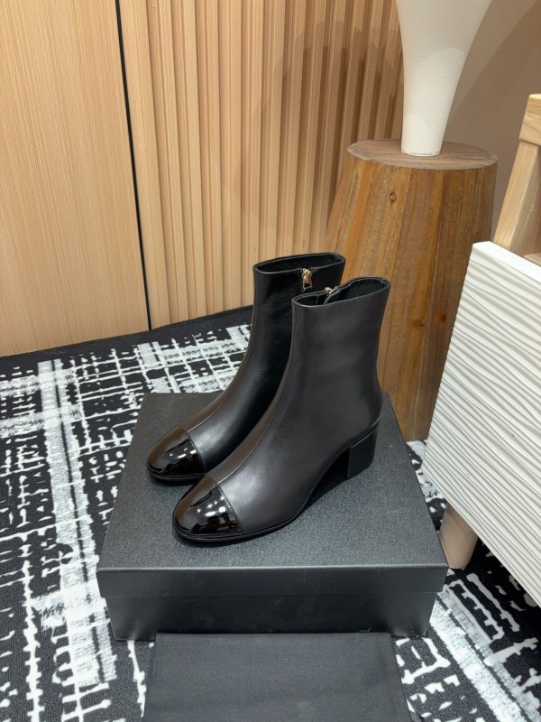 Chanel 2025/SS Patent Leather Block Heel Elastic Ankle Boots - LY00350