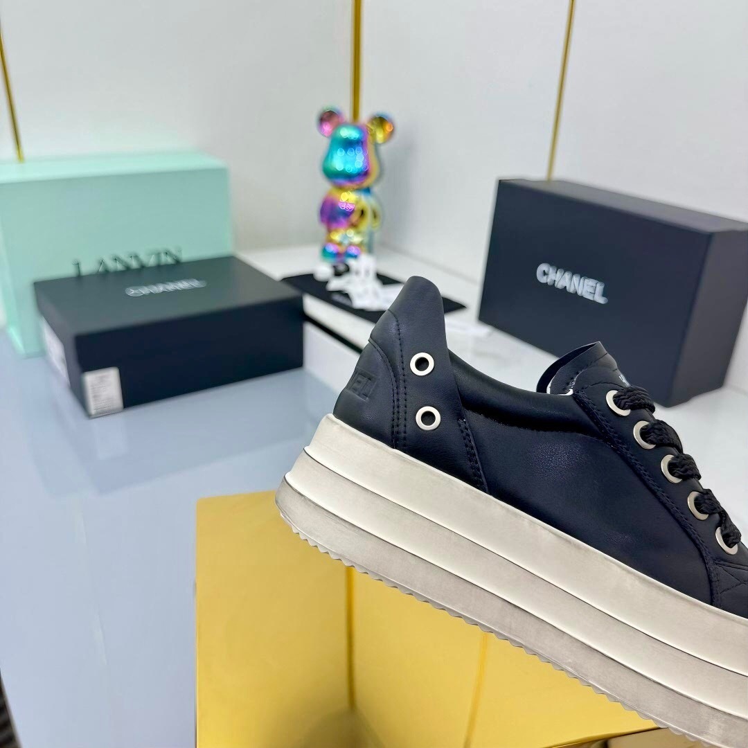 Chanel 2025 SS Classic Panda Dirty Sneakers Bread Shoes - LY00330