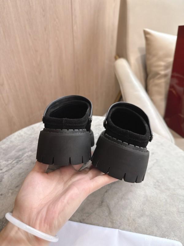 Gucci Women's Mule Shoes with Horsebit Detail - LY00300