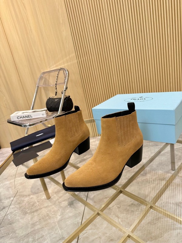 Prada Classic Pointed Toe Boots - L Y00310