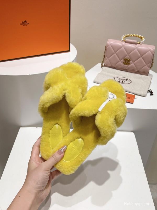 Hermès 2025 SS Love Fur Slippers Flat Sole Autumn Winter Collection - LY00240