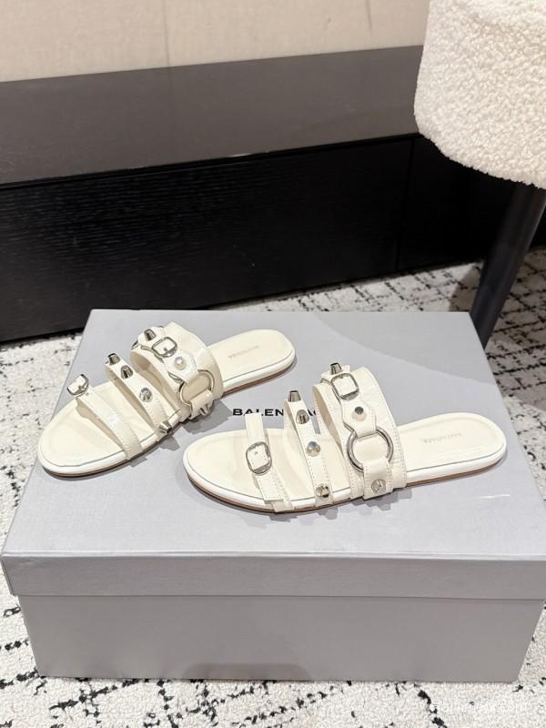 Balenciaga Cagole Metal Studded Sandals Series - KFY00260