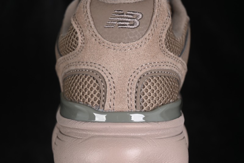 New Balance 603 Series Retro Casual Running Shoes with Breathable Mesh Upper - M6035RC