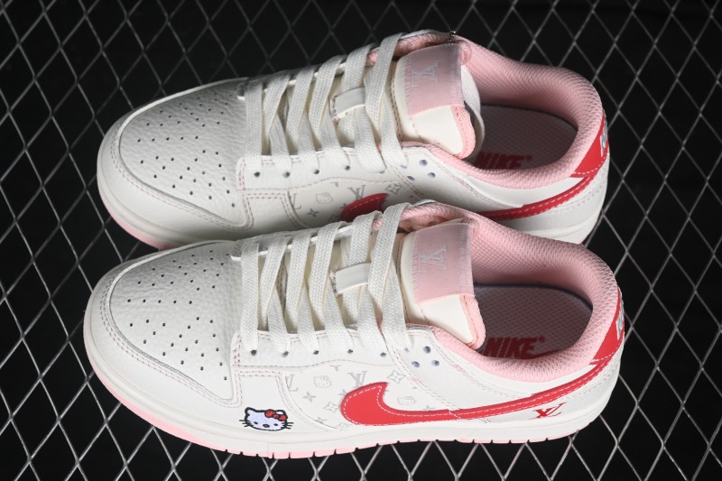 Nike SB Dunk Low Skateboarding Shoes with Cushioned Collar and Rubber Sole - NH0601-493