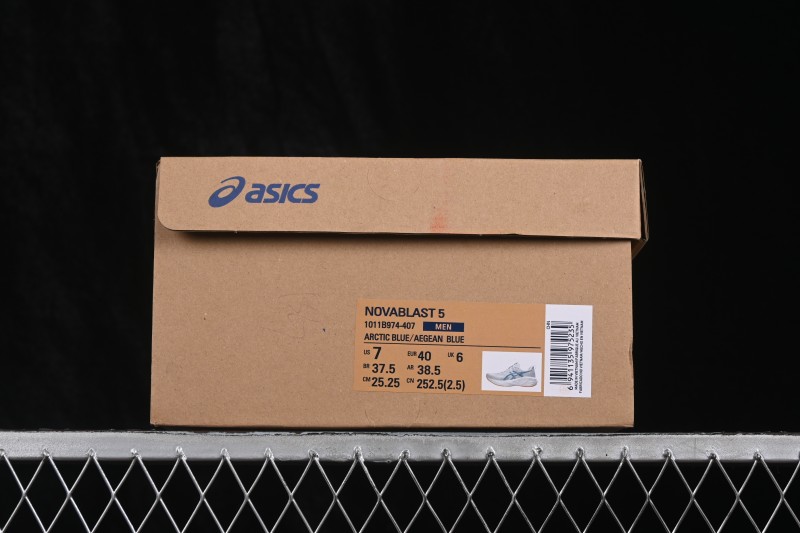 Asics Novablast 5 Retro Breathable Running Shoes with Cushioning for Men - 1011B974-407