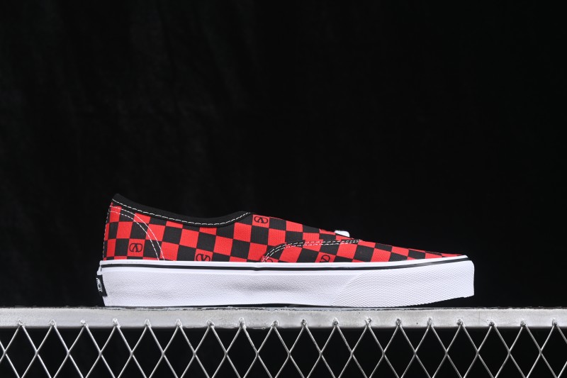 Vans Old Skool Low-Top Skateboarding Shoes with Classic Sidestripe Design - WS0ND8HPKJV7