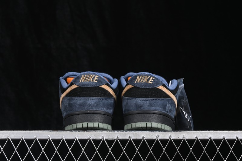 Nike SB Dunk Low Skateboarding Shoes with Premium Leather and Embroidery Craft - HF3063-002