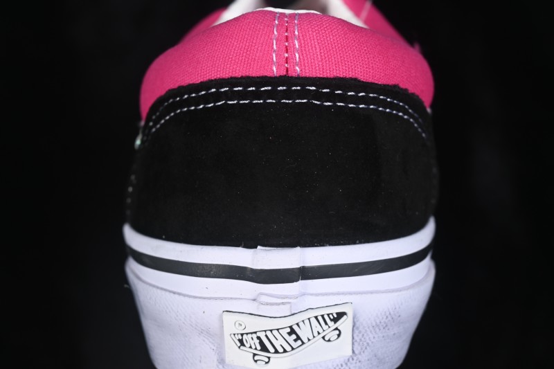 Vans Old Skool Low-Top Casual Skateboarding Shoes with Classic Side Stripe - VN000E8VHLE