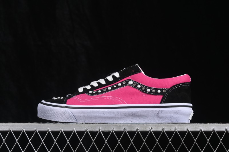 Vans Old Skool Low-Top Casual Skateboarding Shoes with Classic Side Stripe - VN000E8VHLE