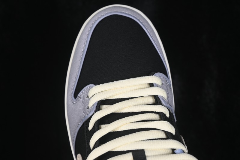 Nike SB Dunk Low Skateboarding Shoes with Cushioned Collar - FN5880-001