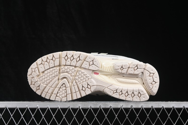 New Balance 1906 Running Shoes with Retro Dad Style and Arch Support - U19066KA