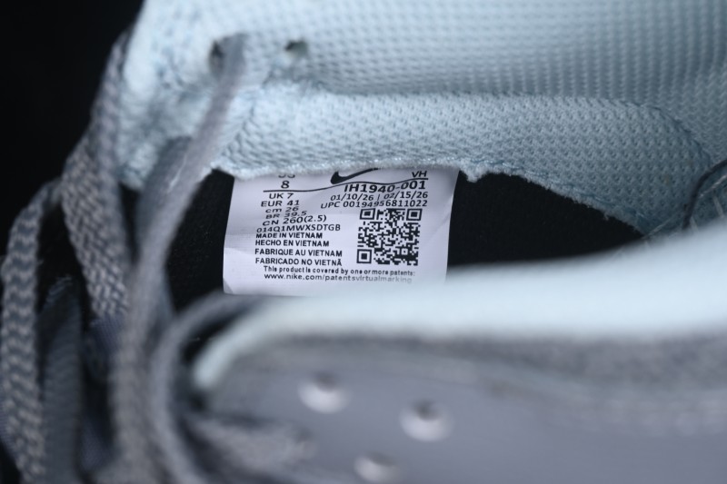 Nike SB Dunk Low Skateboarding Shoes with Cushioned Collar - IH1940-001