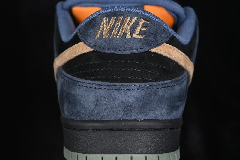 Nike SB Dunk Low Skateboarding Shoes with Premium Leather and Embroidery Craft - HF3063-002