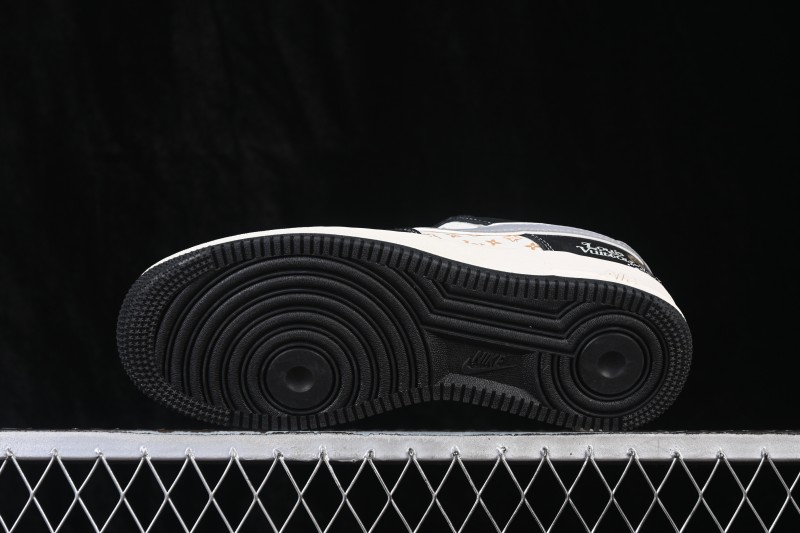 Nike Air Force 1 '07 Low Basketball Shoes with Black and White Color Blocking and Full-Length Air Cushion - KL1688-006